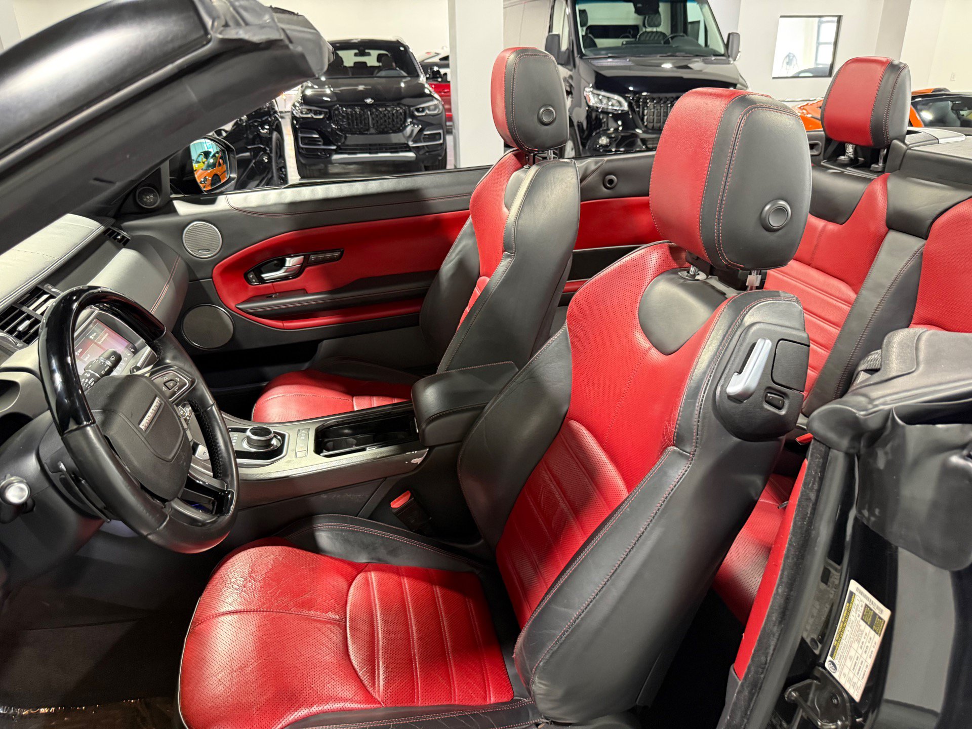Used 2018 Land Rover Range Rover Evoque HSE Dynamic AWD/4WD image 26
