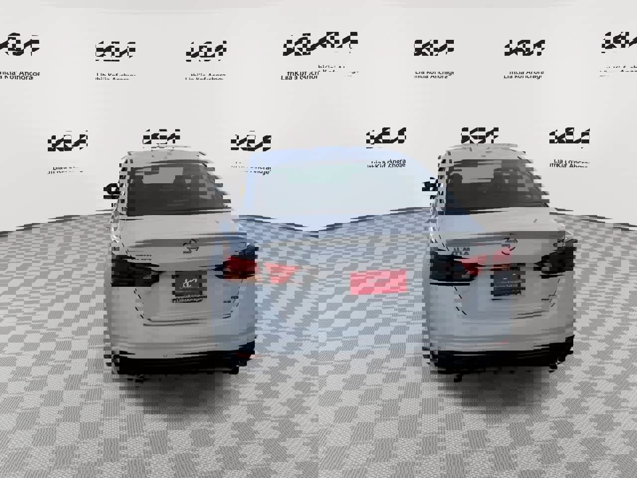 Used 2023 Nissan Altima 2.5 SR w/ SR Premium Package image 7