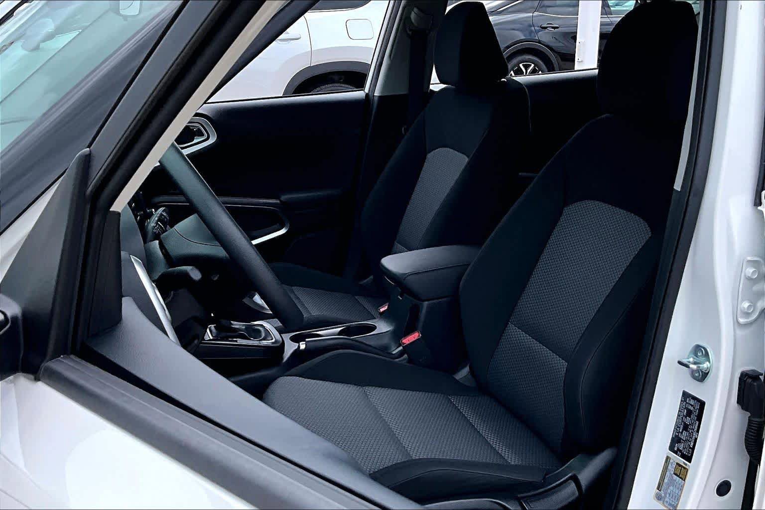 Used 2025 Kia Soul LX w/ LX Technology Package image 8