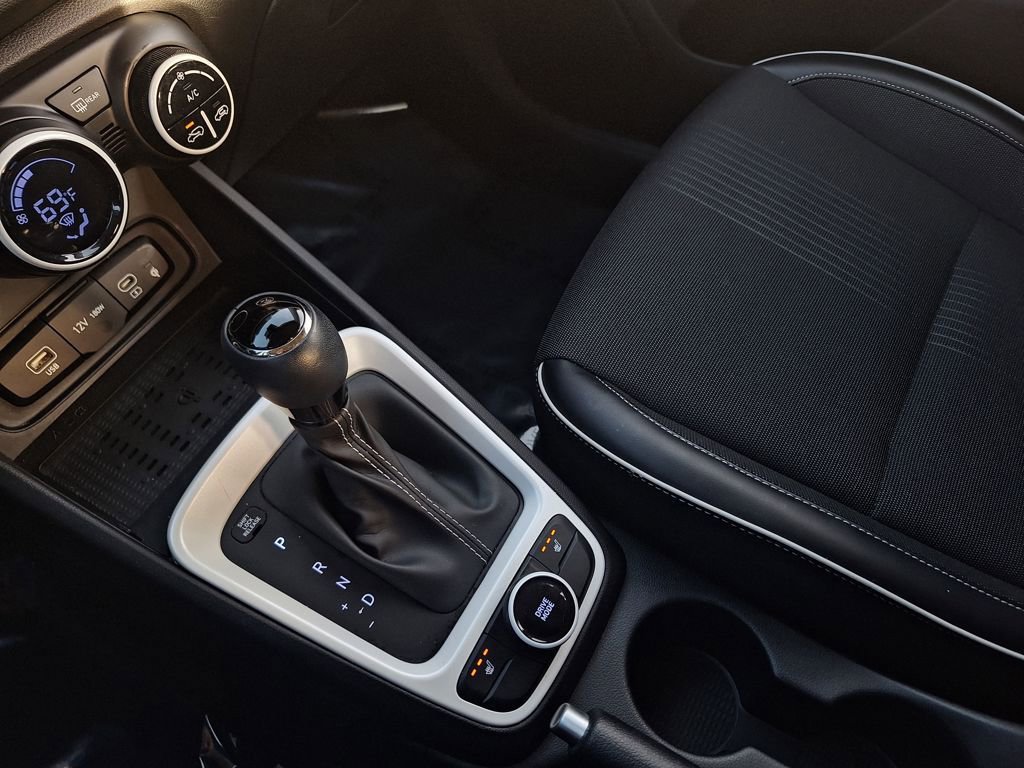 Certified 2023 Hyundai Venue Limited image 26