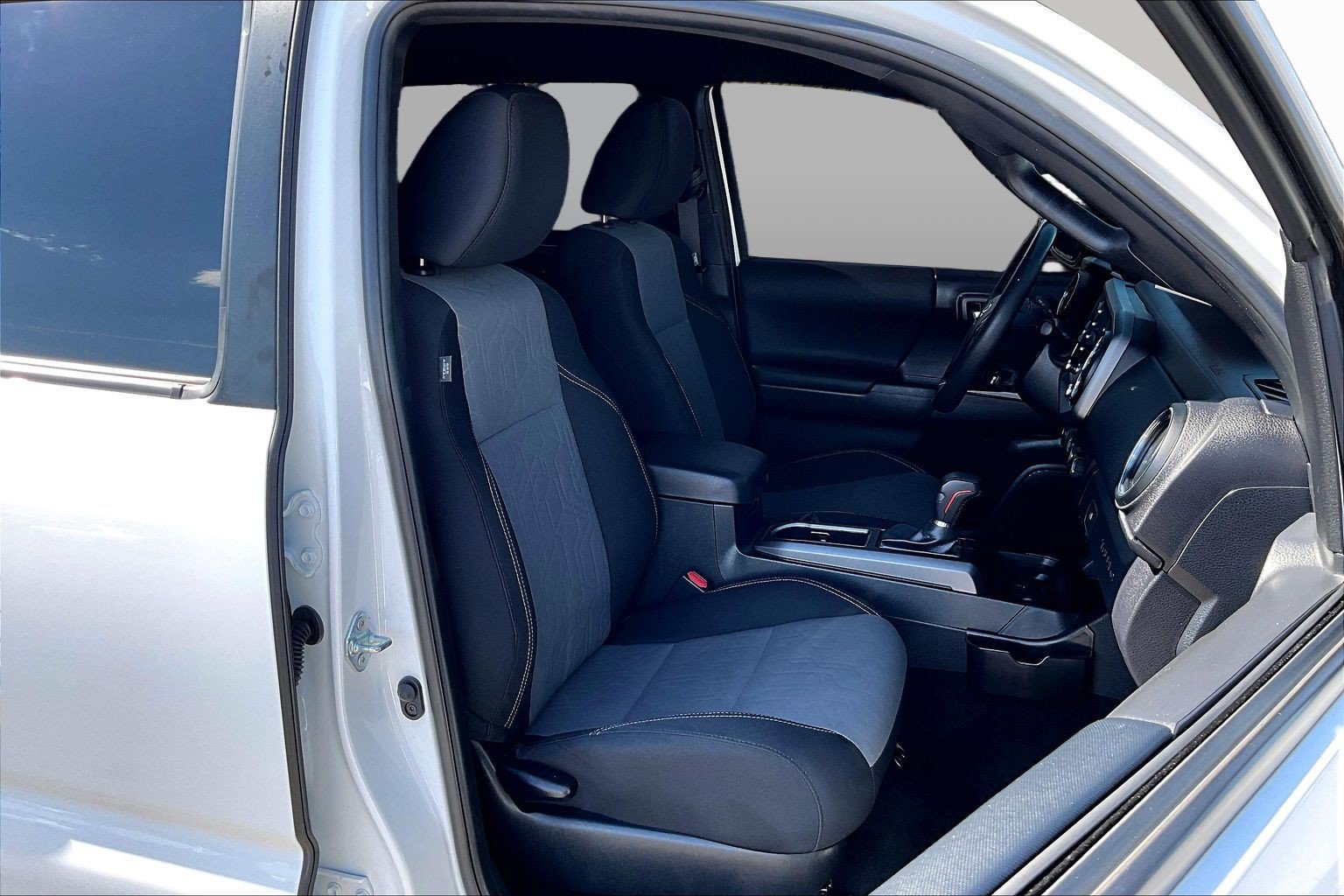 Used 2023 Toyota Tacoma TRD Sport AWD/4WD image 7