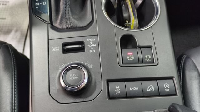 Used 2021 Toyota Highlander XSE AWD/4WD image 34