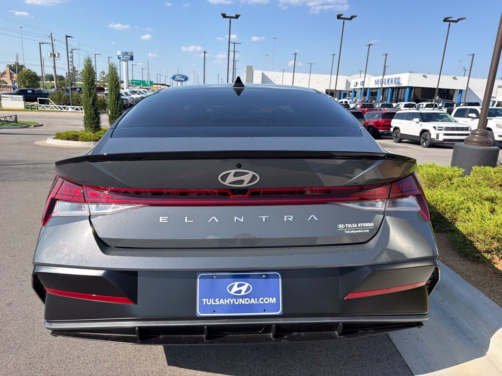 Certified 2026 Hyundai Elantra SEL Sport Premium FWD image 10