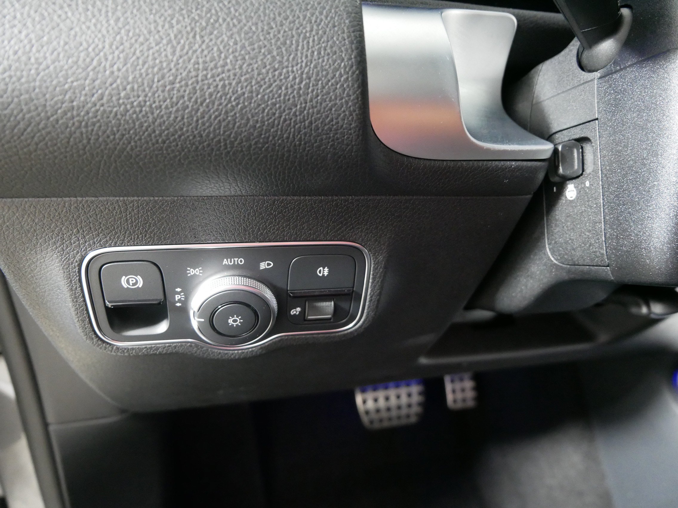 Used 2023 Mercedes-Benz GLB 250 4MATIC image 26