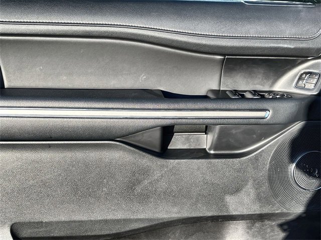 Used 2024 Ford Expedition XLT image 13