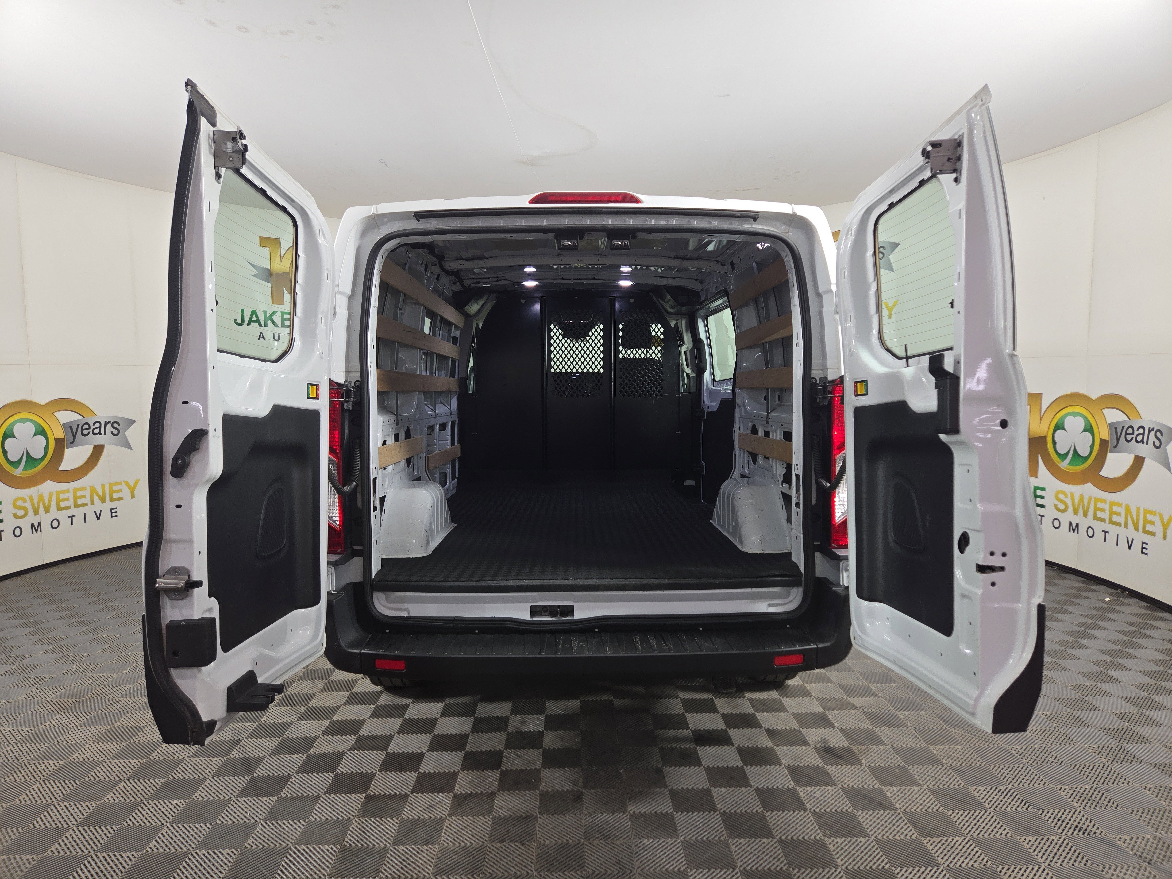 Used 2024 Ford Transit 250 Low Roof AWD w/ Exterior Upgrade Package image 28