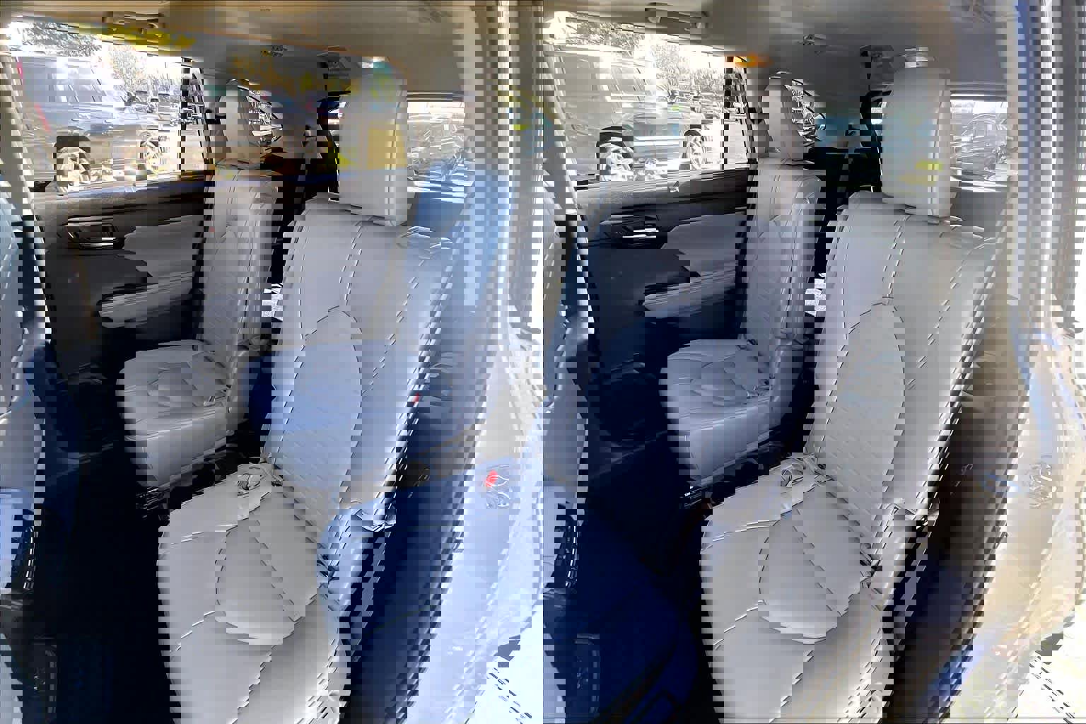 Used 2022 Toyota Highlander XLE image 18