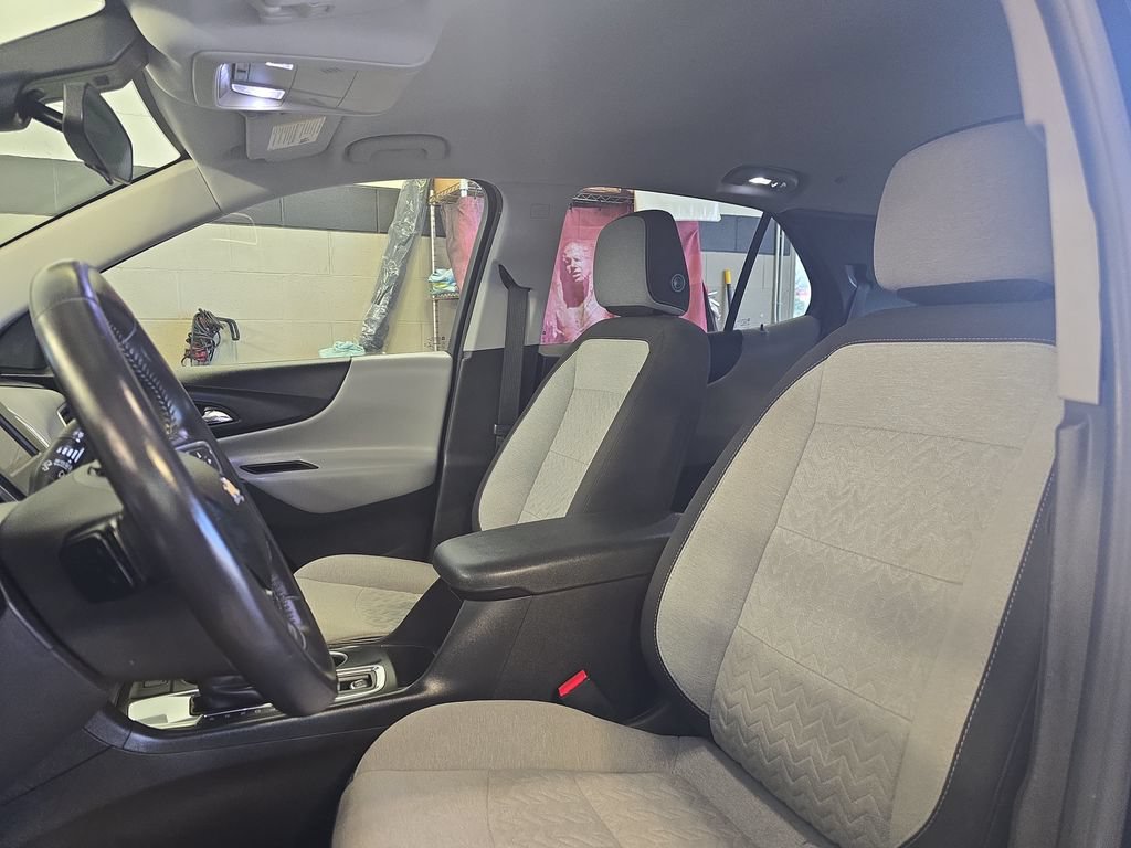 Used 2022 Chevrolet Equinox LT FWD image 16