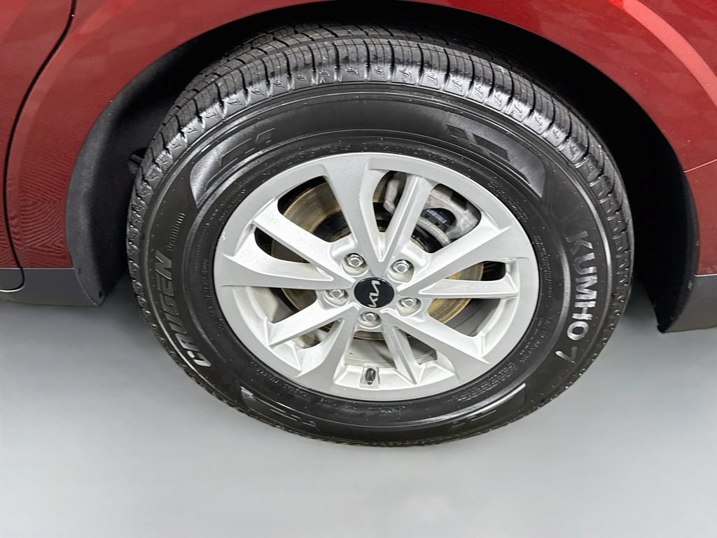 Used 2022 Kia Carnival LX FWD image 33