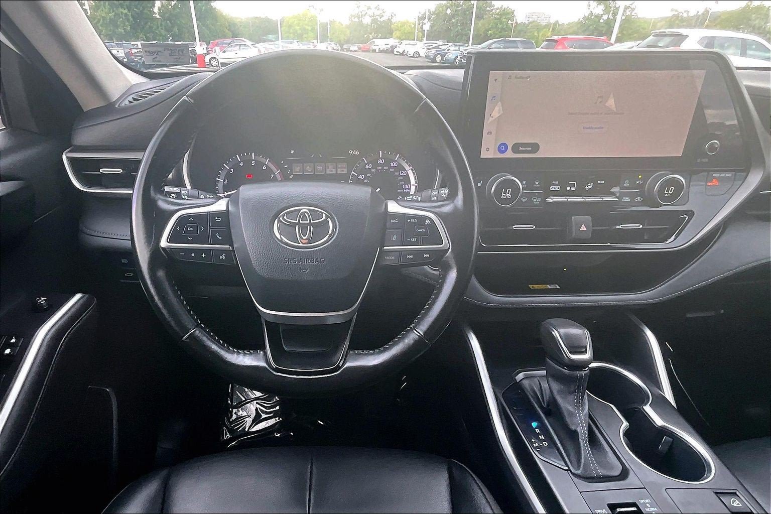 Used 2023 Toyota Highlander XLE AWD/4WD image 5