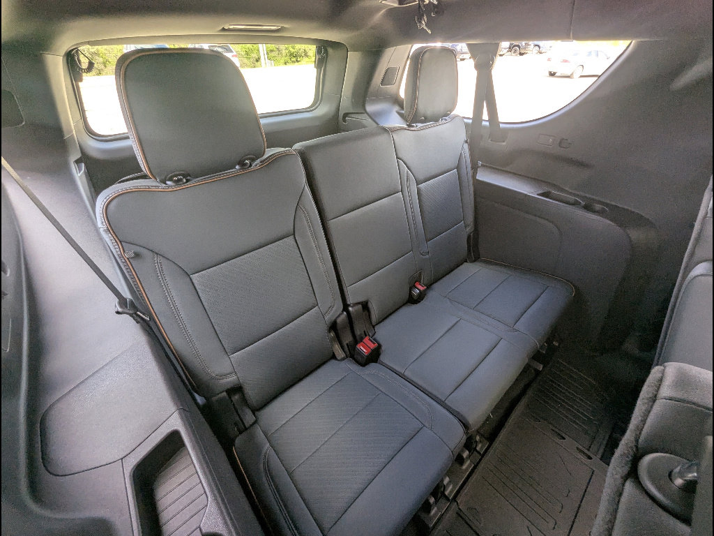 New 2026 GMC Yukon XL AT4 w/ AT4 Premium Plus Package AWD/4WD image 17