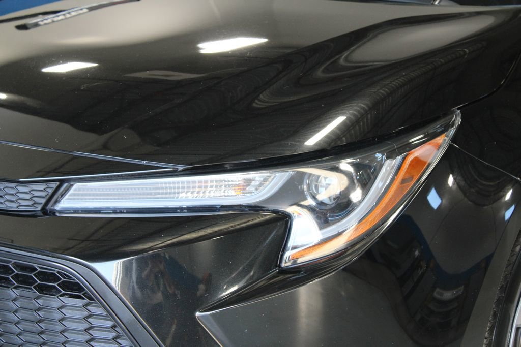Used 2022 Toyota Corolla LE FWD image 2