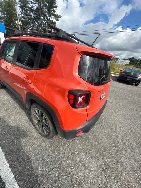 Used 2016 Jeep Renegade Latitude FWD image 39