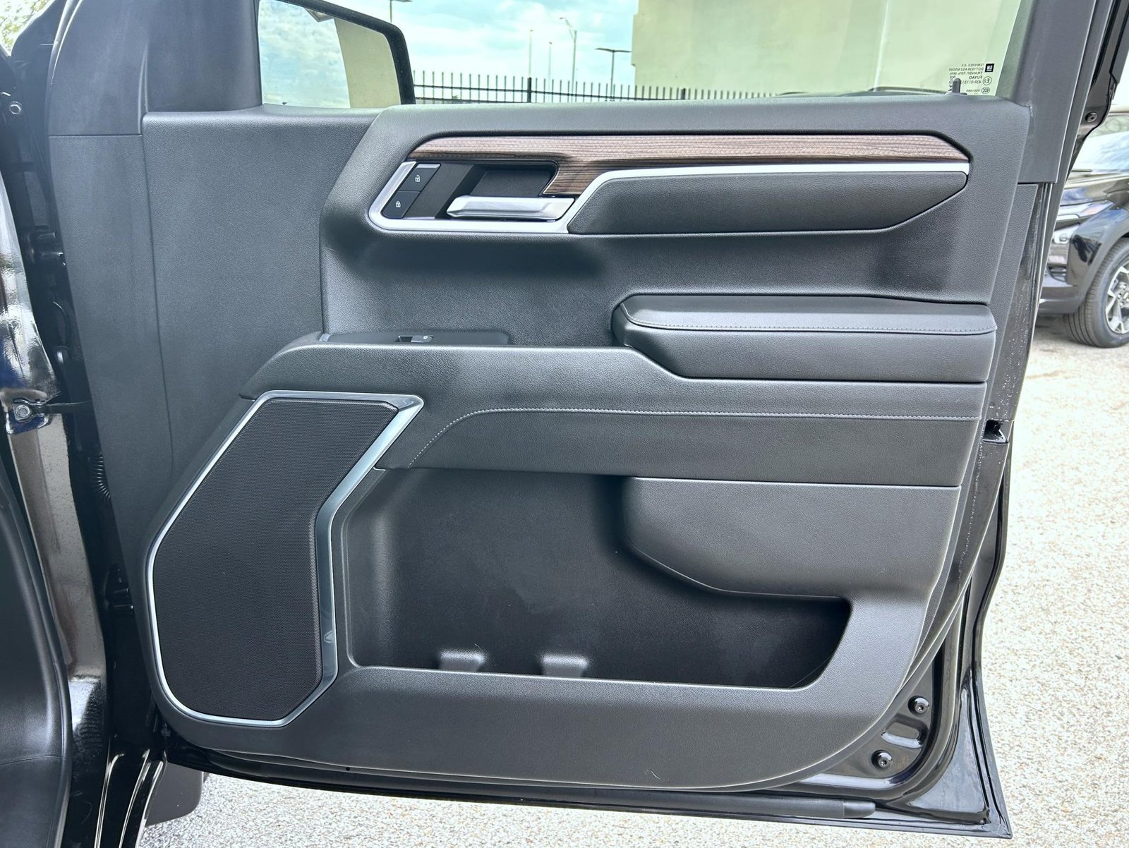 Certified 2024 Chevrolet Silverado 1500 LT AWD/4WD image 16