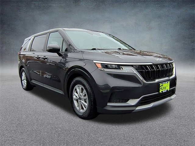 Used 2024 Kia Carnival LX image 3