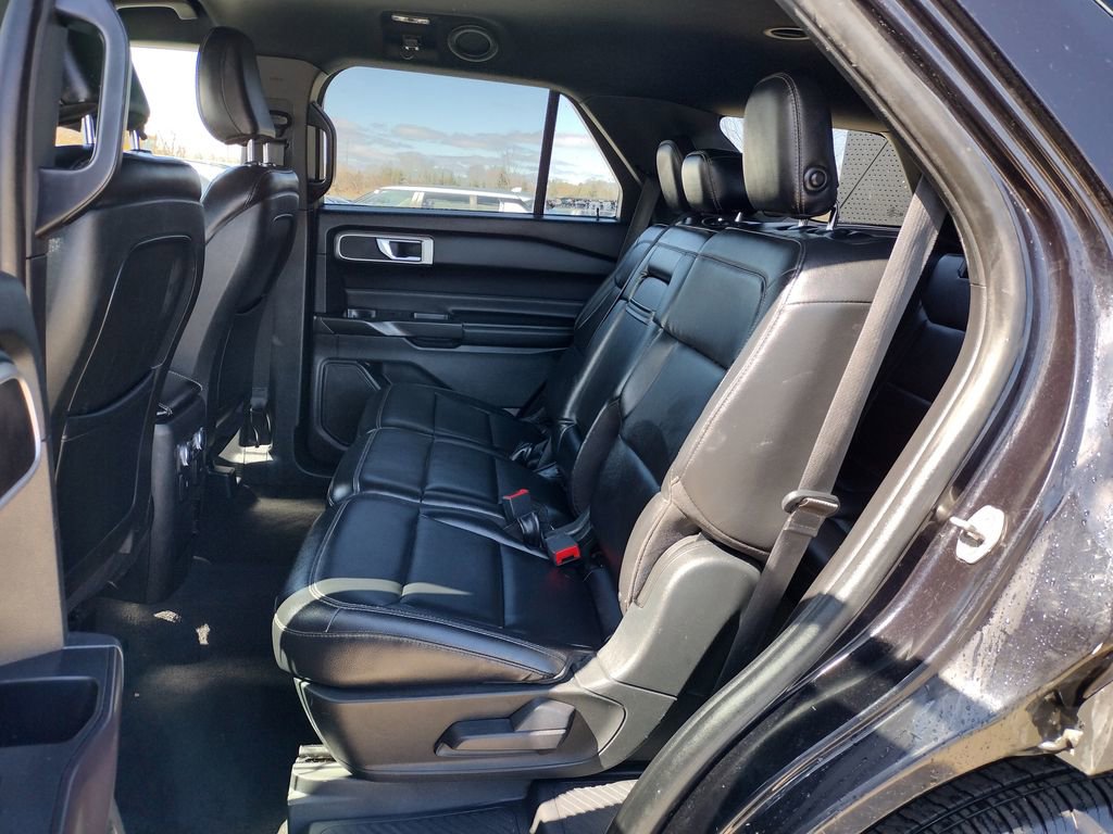 Used 2020 Ford Explorer XLT w/ Equipment Group 202A image 7