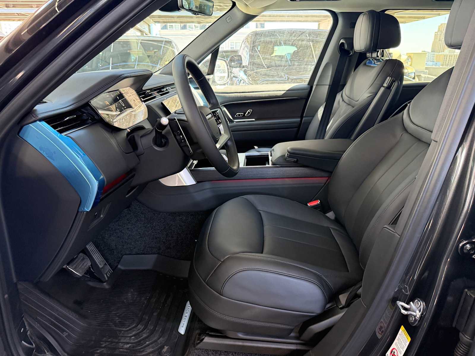 New 2025 Land Rover Range Rover Long Wheelbase SE image 20