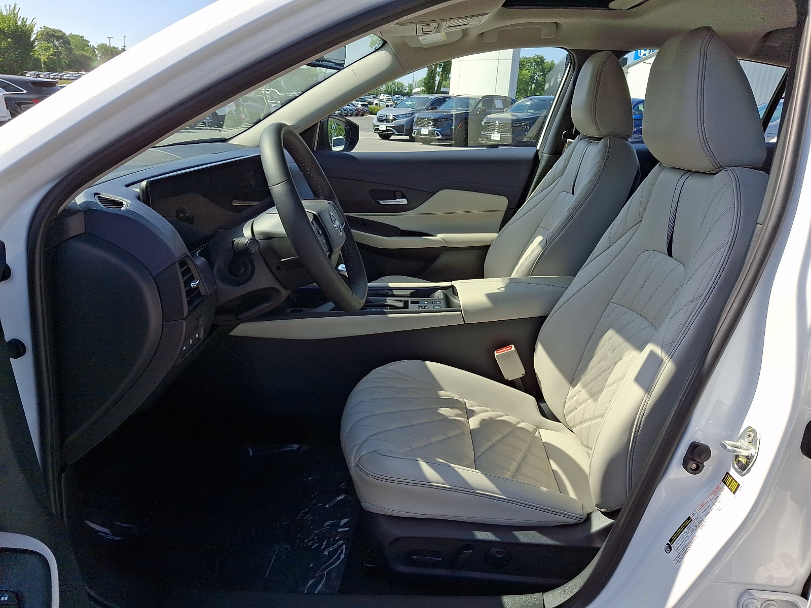 Used 2026 Nissan Sentra SL w/ Floor Mat Package FWD image 13