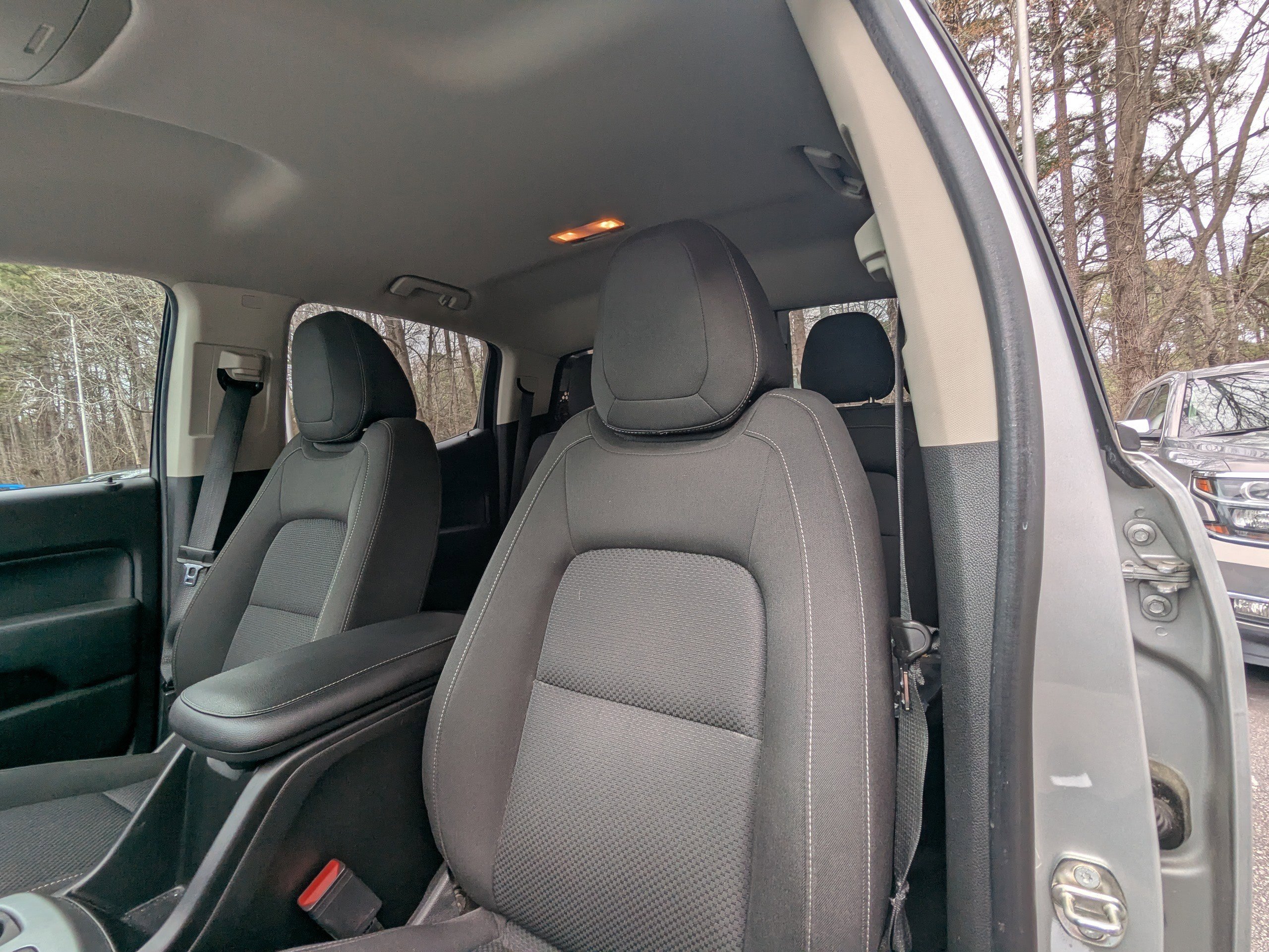 Used 2018 Chevrolet Colorado LT w/ LT Convenience Package image 3