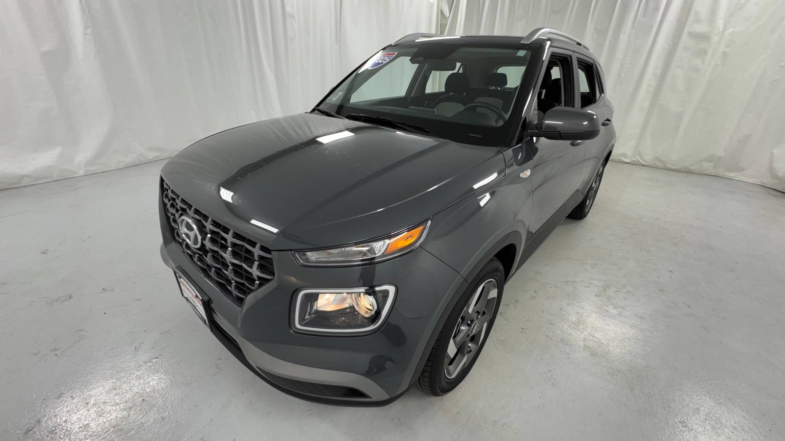 Used 2025 Hyundai Venue SEL FWD image 7
