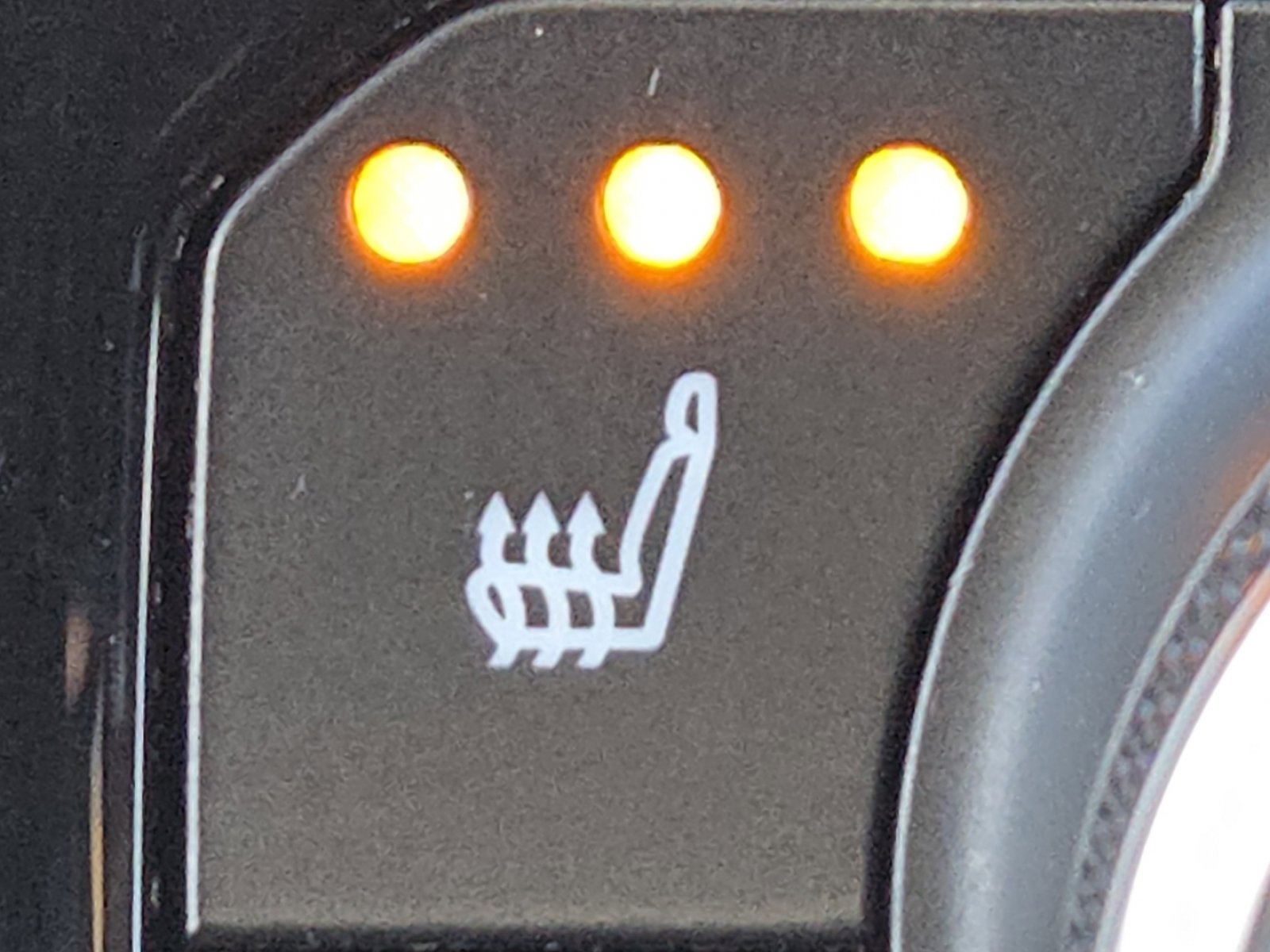 Used 2021 Toyota Highlander XLE image 7