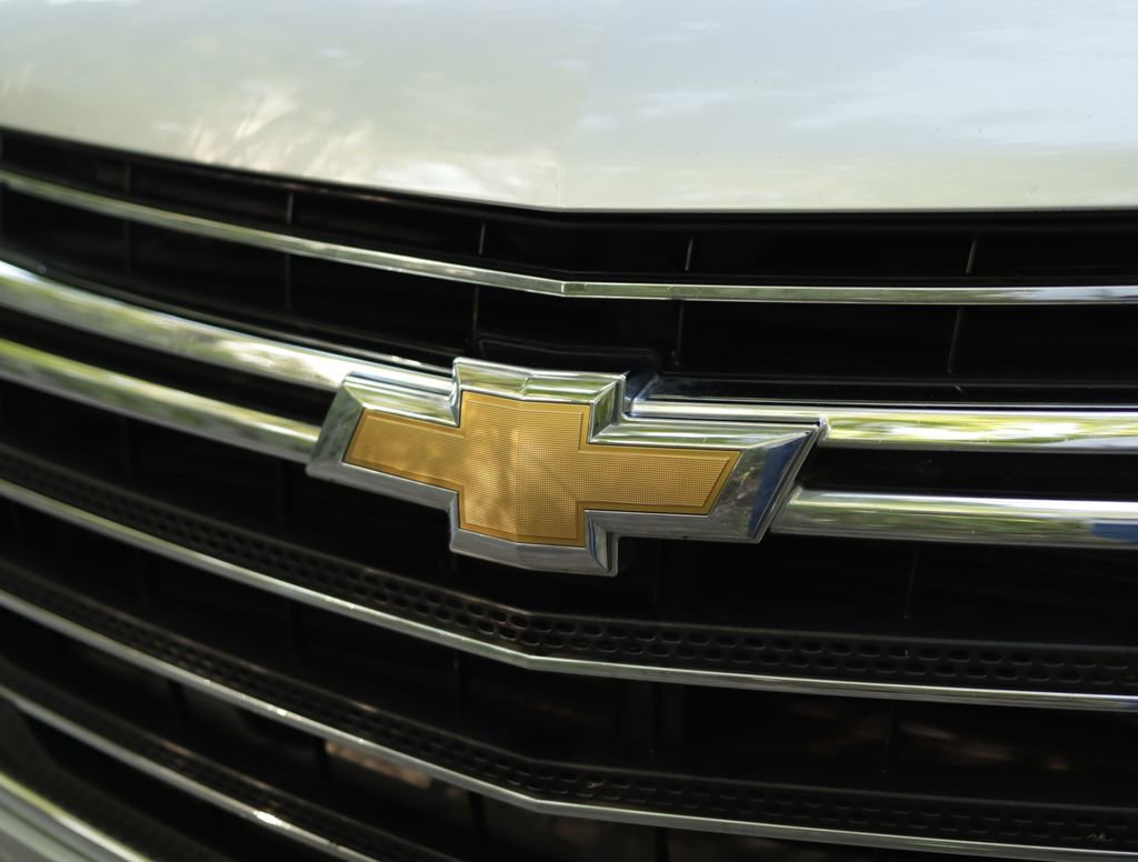 Used 2018 Chevrolet Traverse LT w/ LPO, 'HIT The Road' Package AWD/4WD image 33