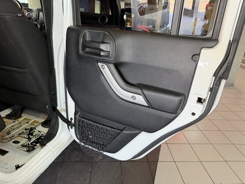 Used 2018 Jeep Wrangler Unlimited Sahara image 22