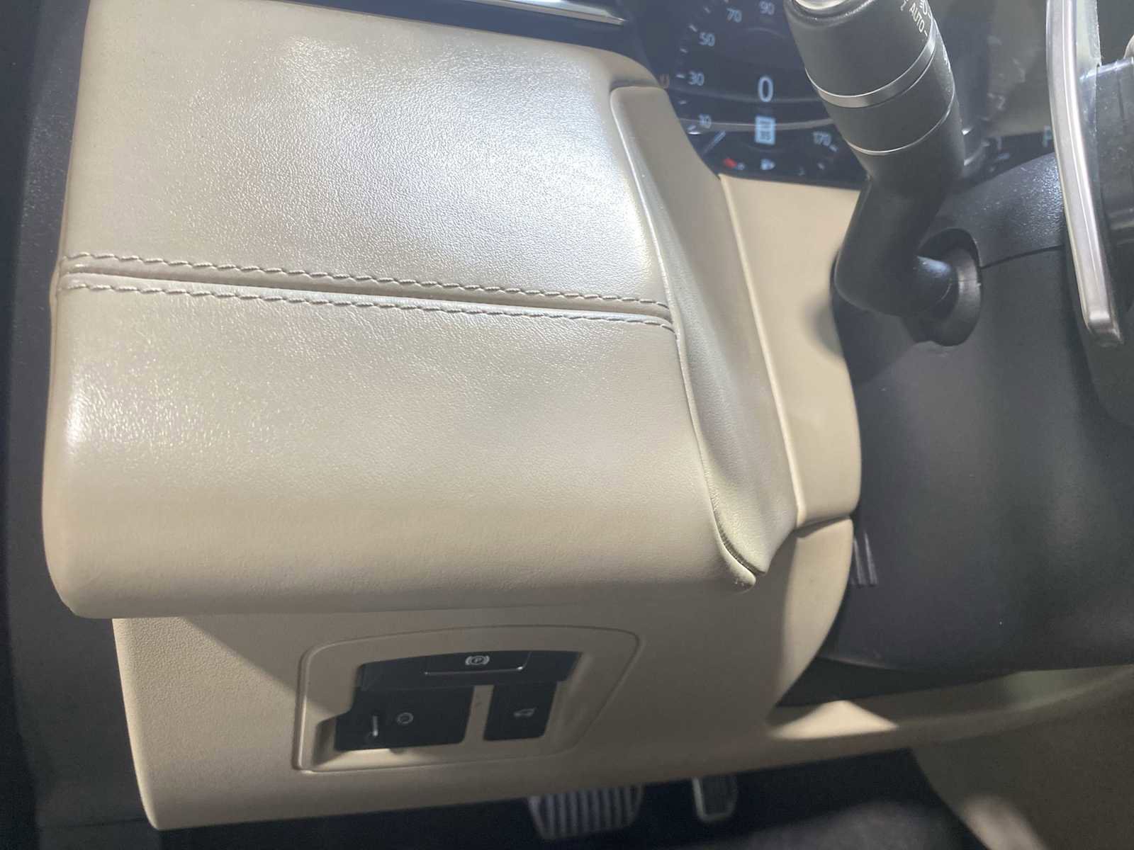 Used 2018 Land Rover Range Rover Velar S image 24