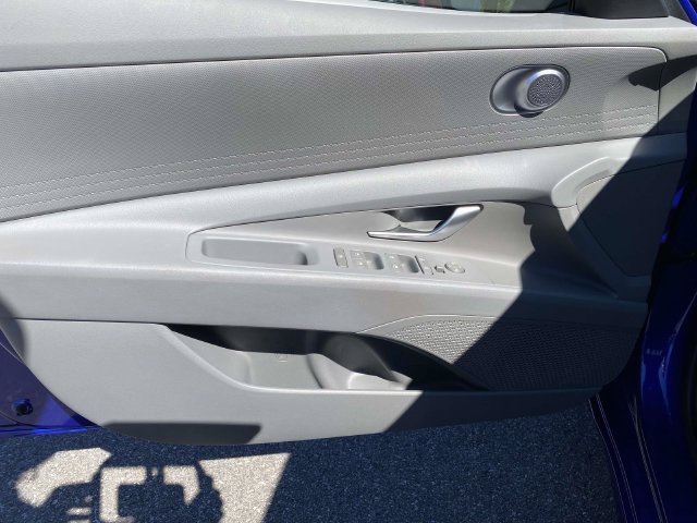Used 2024 Hyundai Elantra SEL FWD image 15