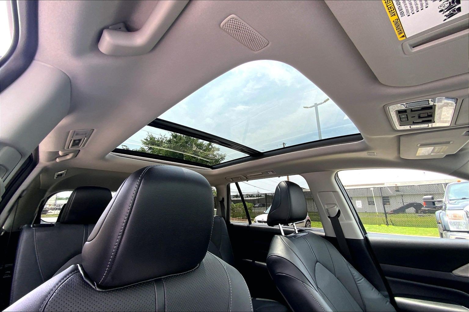 Used 2025 Toyota Grand Highlander AWD image 27