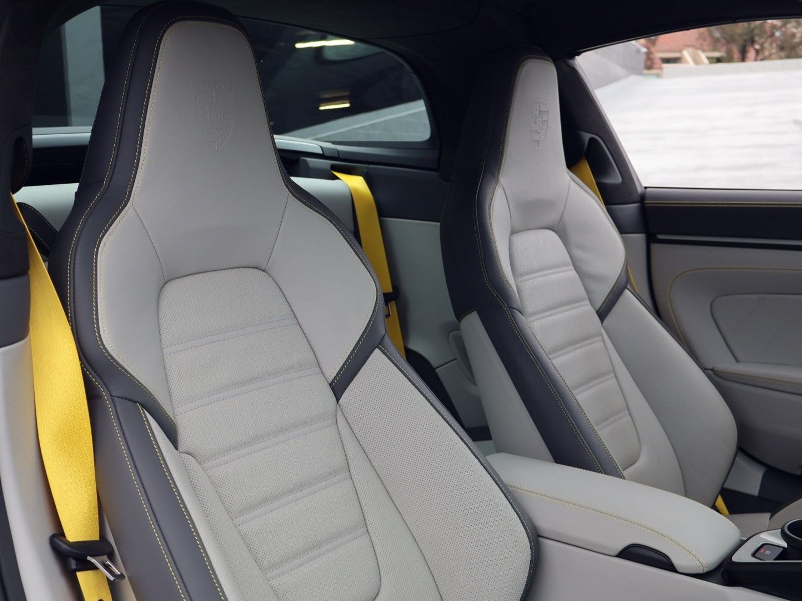 Certified 2025 Porsche 911 Targa 4 GTS AWD/4WD image 24