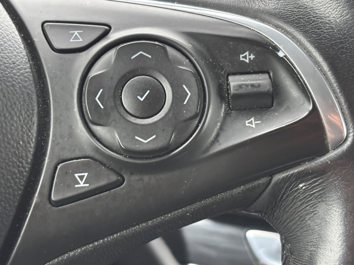 Used 2020 Buick Enclave Essence w/ Sound and Sites Package image 11