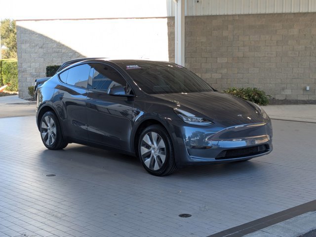 Used 2023 Tesla Model Y Long Range image 3