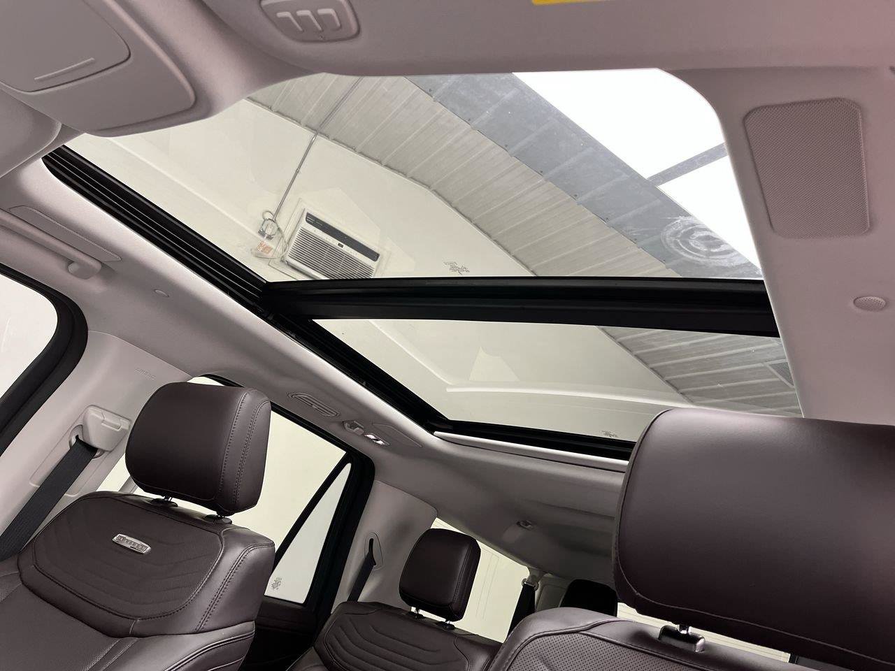 Certified 2025 Ford Expedition Max Platinum w/ Platinum Ultimate Package AWD/4WD image 7