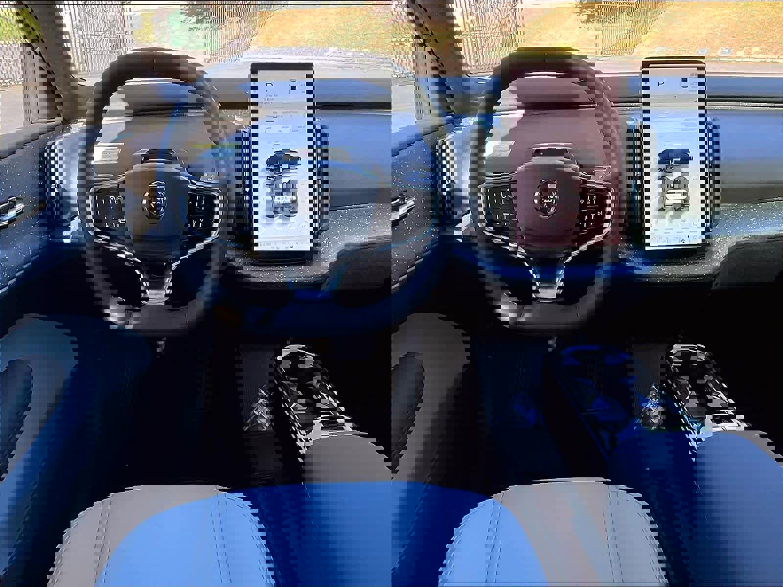 New 2025 Volvo EX30 Ultra w/ Protection Package Premier image 15