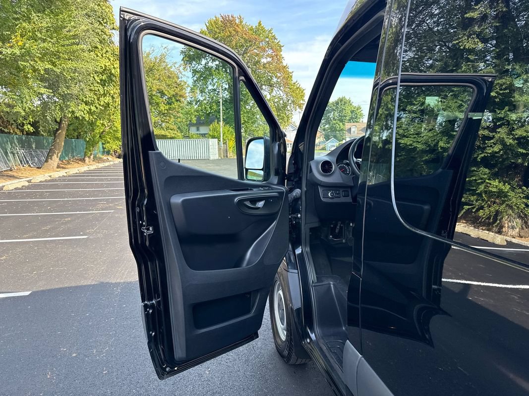 Used 2025 Mercedes-Benz Sprinter 2500 image 12