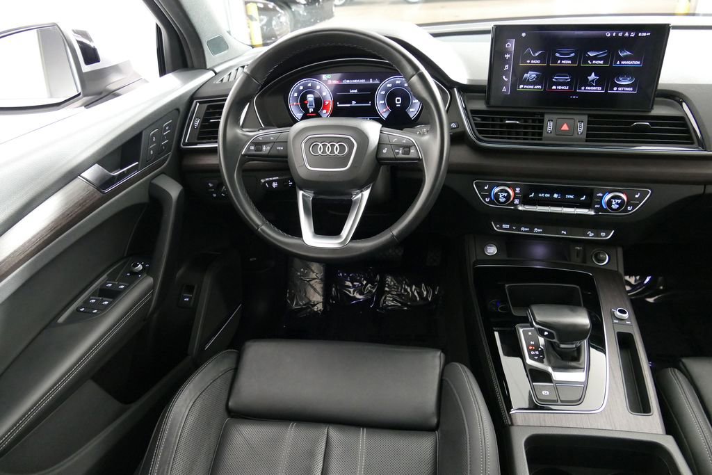 Used 2021 Audi Q5 2.0T Premium Plus w/ Premium Plus Package AWD/4WD image 7