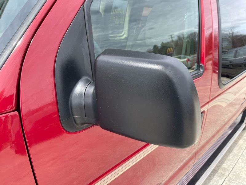 Used 1999 Ford E-150 and Econoline 150 RWD image 22