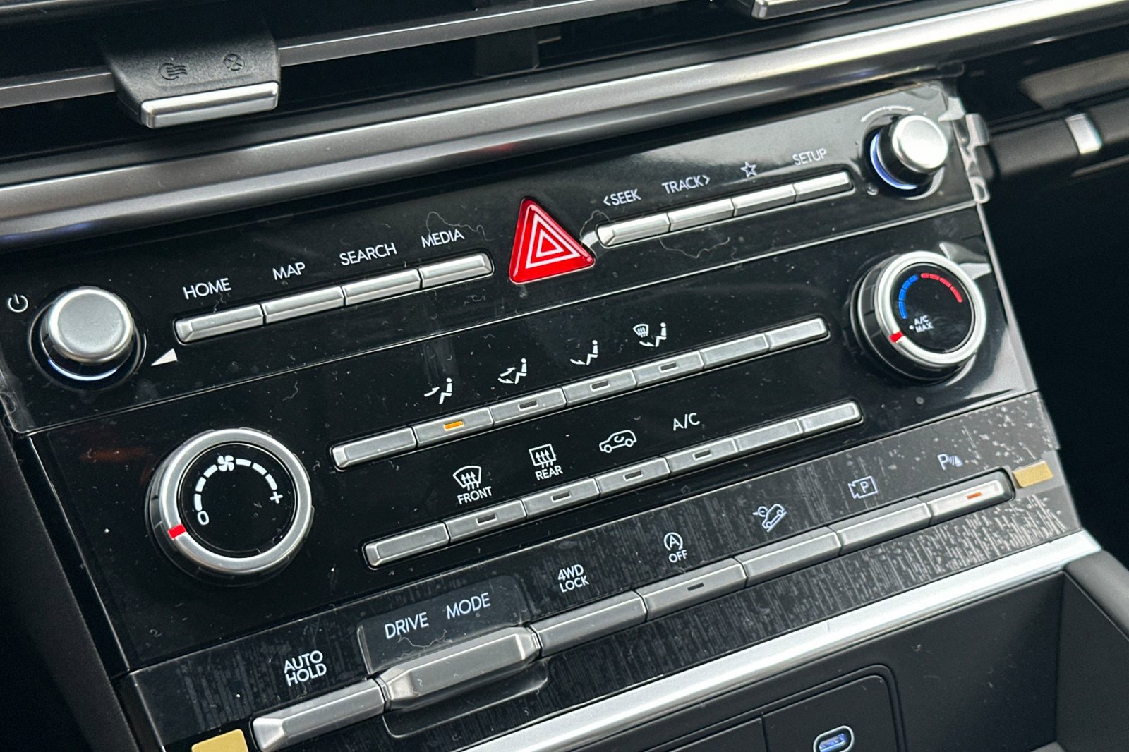 New 2026 Hyundai Santa Fe SE image 20