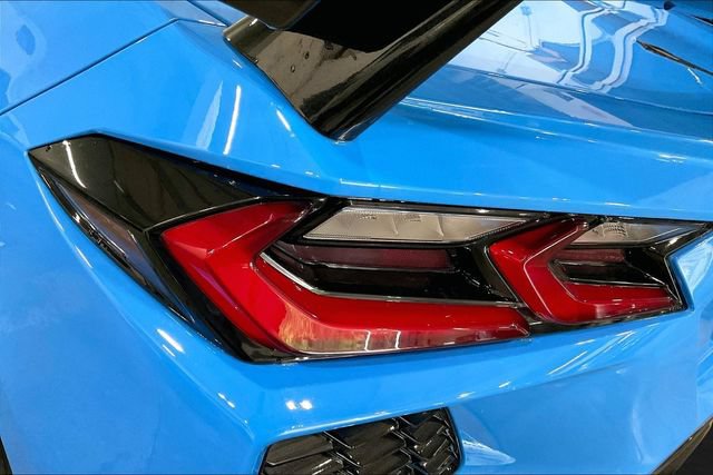 Used 2021 Chevrolet Corvette Stingray Premium Cpe w/ Z51 Performance Package RWD image 28