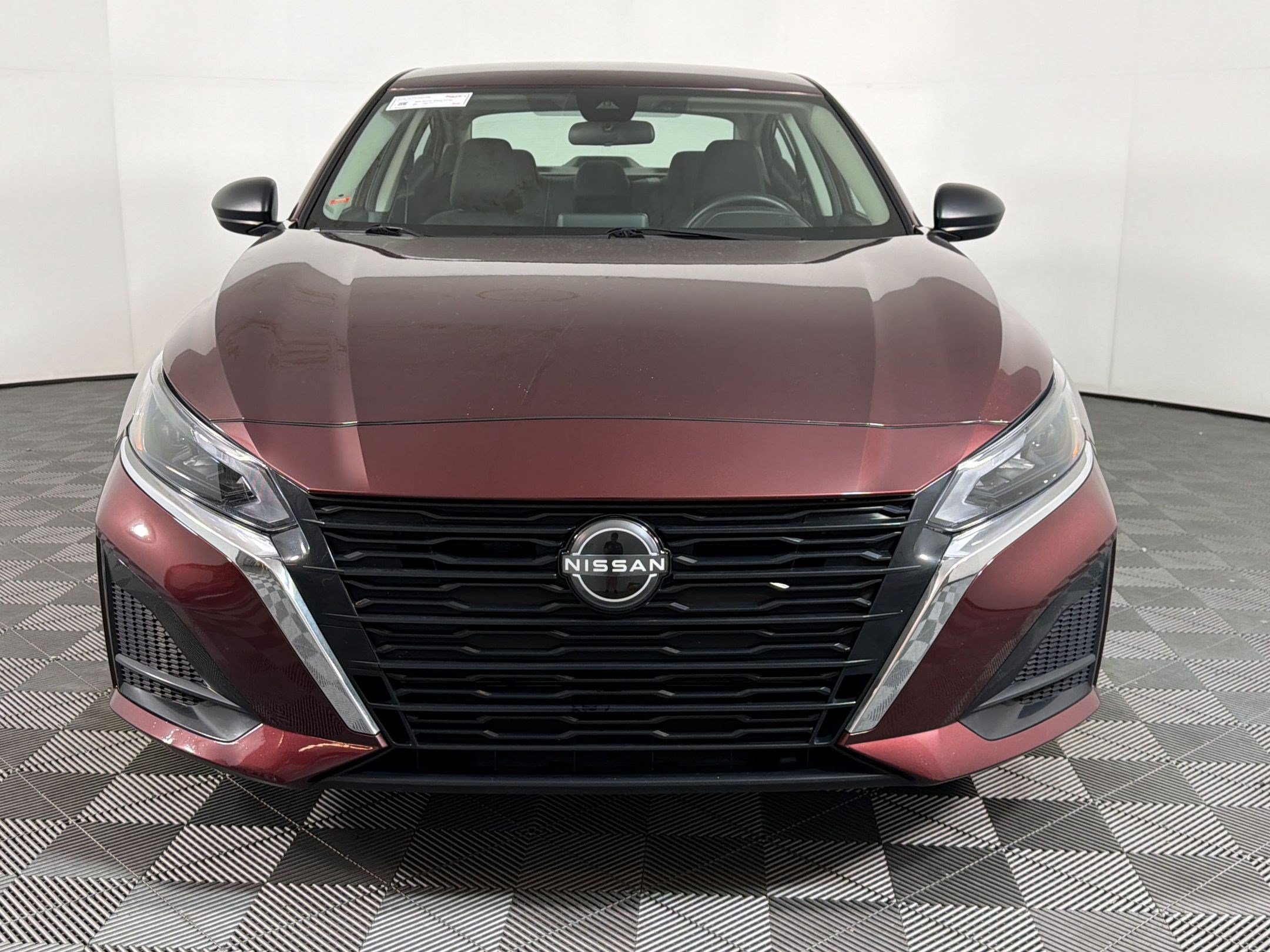 Used 2024 Nissan Altima 2.5 SV FWD image 5