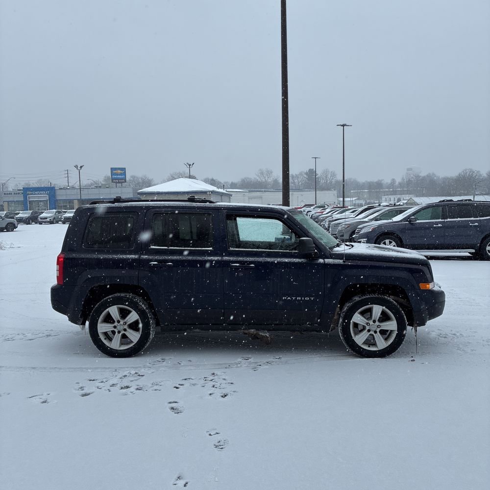 Used 2016 Jeep Patriot Latitude w/ Sun/Sound Group image 10