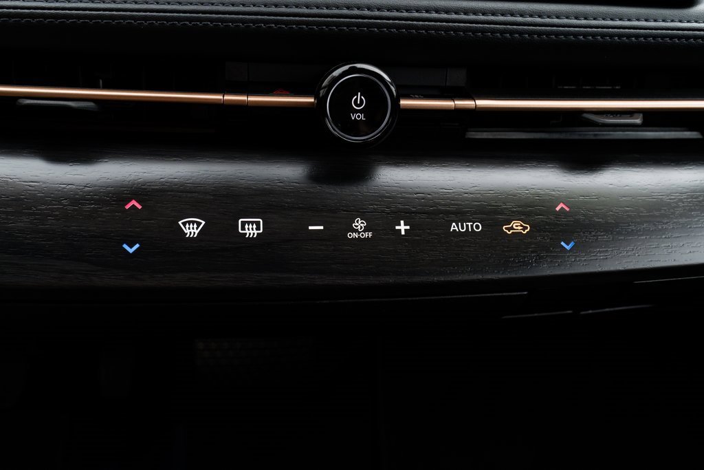 Certified 2024 Nissan Ariya AWD image 17