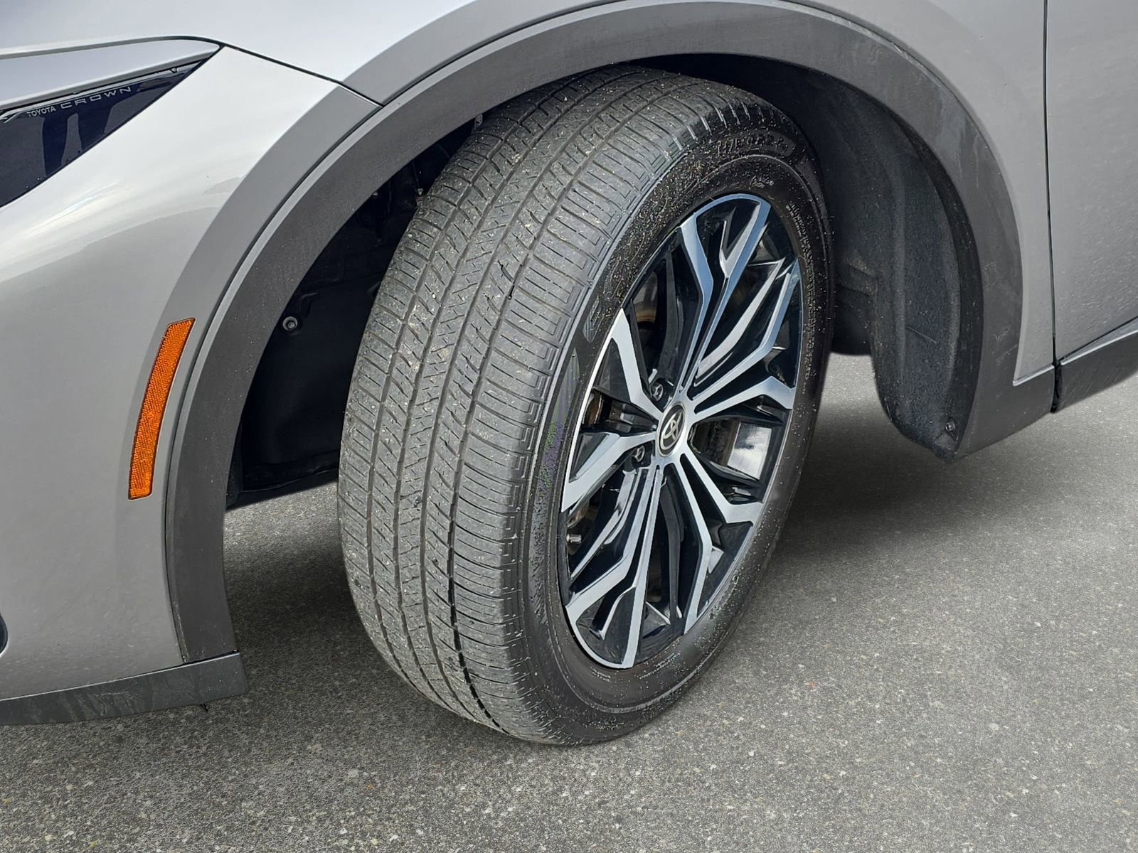 Used 2023 Toyota Crown XLE image 31