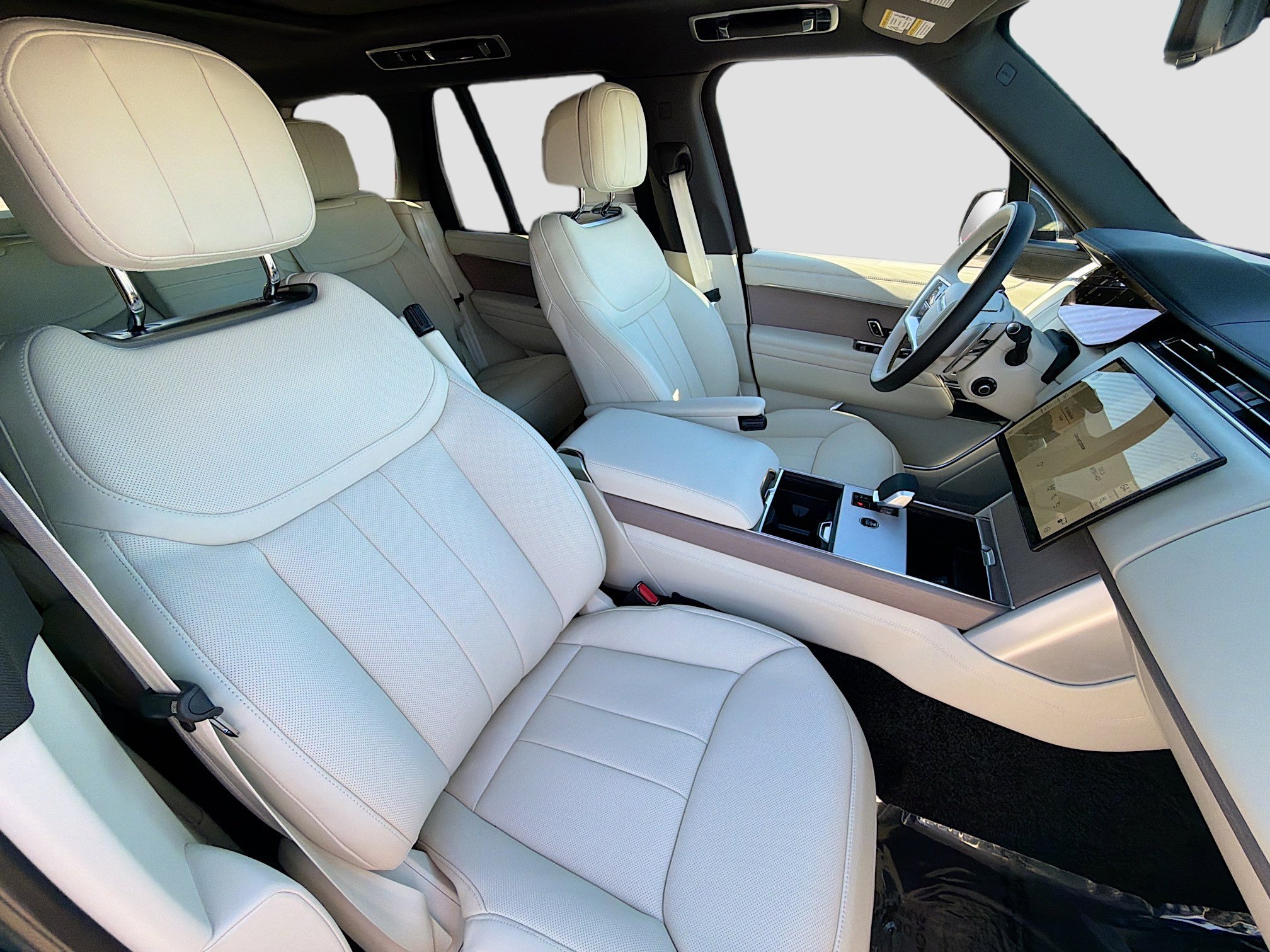 New 2026 Land Rover Range Rover SE image 14