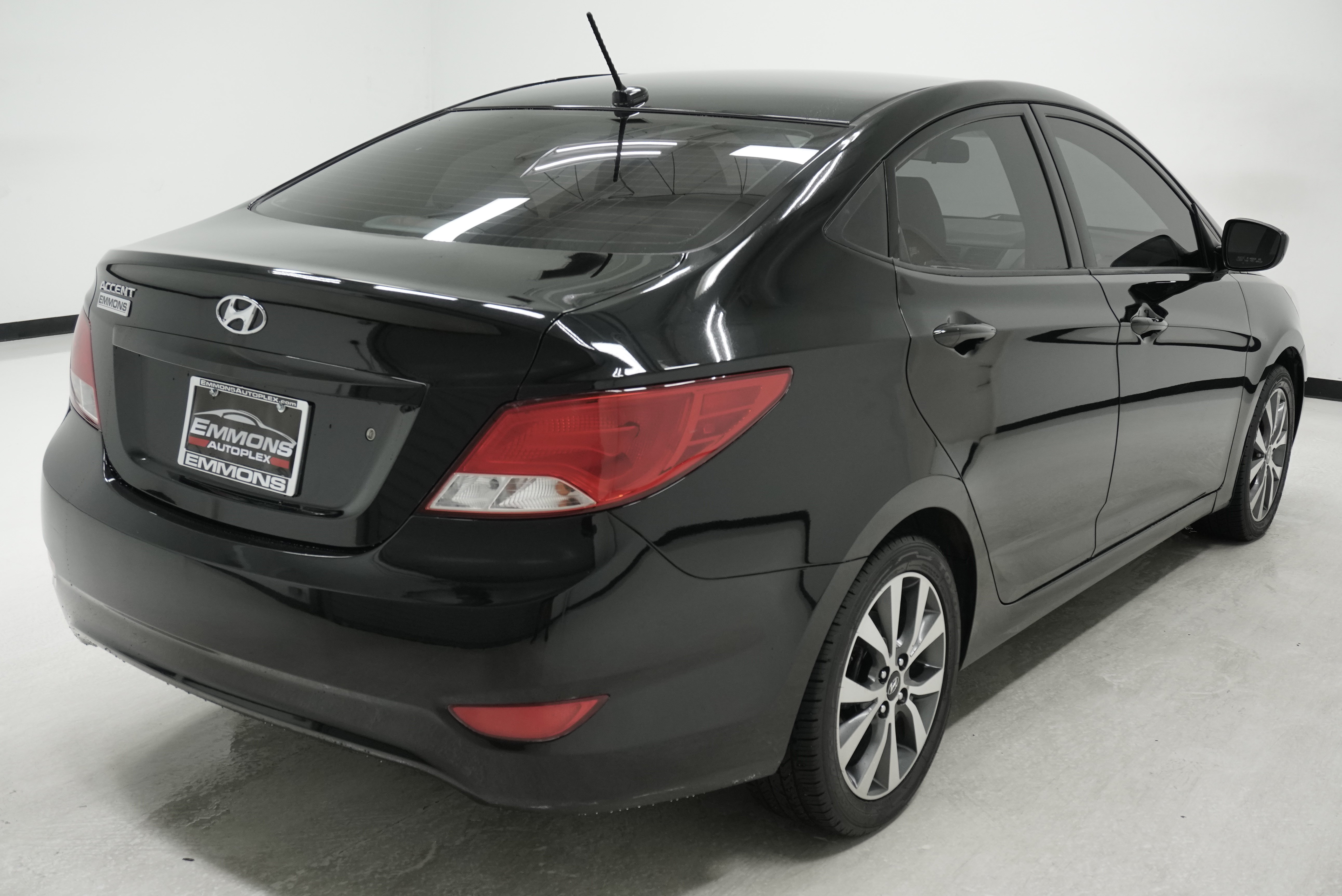 Used 2017 Hyundai Accent Value Edition FWD image 2