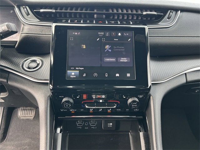 Used 2023 Jeep Grand Cherokee Altitude image 21