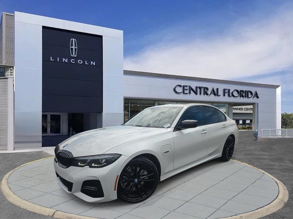 Used 2022 BMW 330e xDrive w/ M Sport Package AWD/4WD image 30