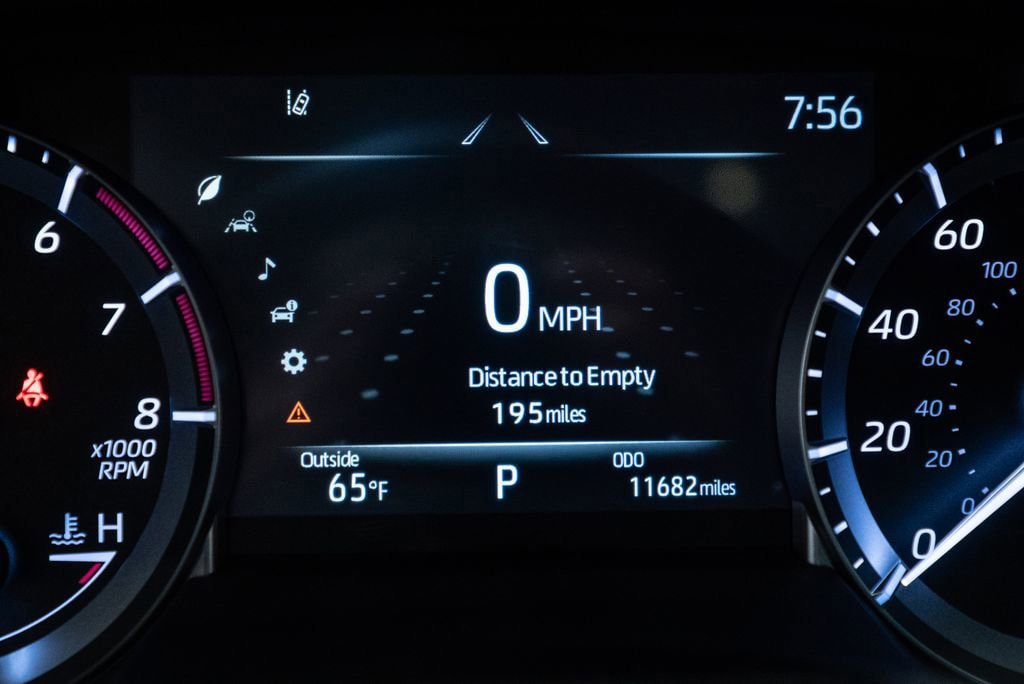 Used 2023 Toyota Highlander XLE AWD/4WD image 18