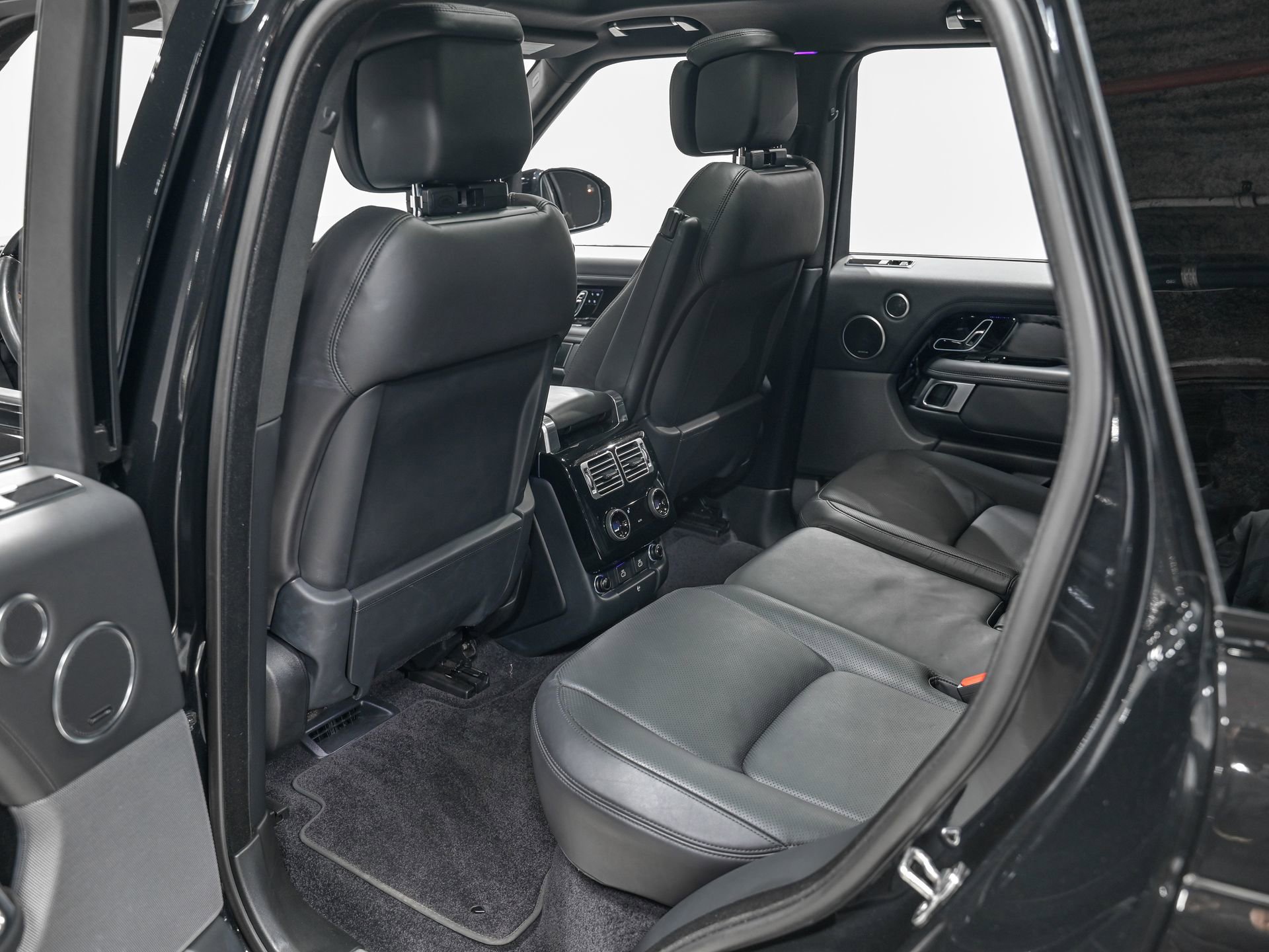 Used 2022 Land Rover Range Rover P525 Westminster Edition image 28